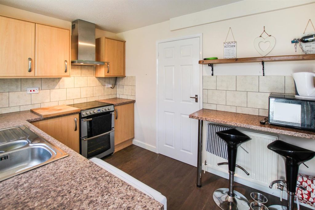 Property photo 2 of 12 4569351