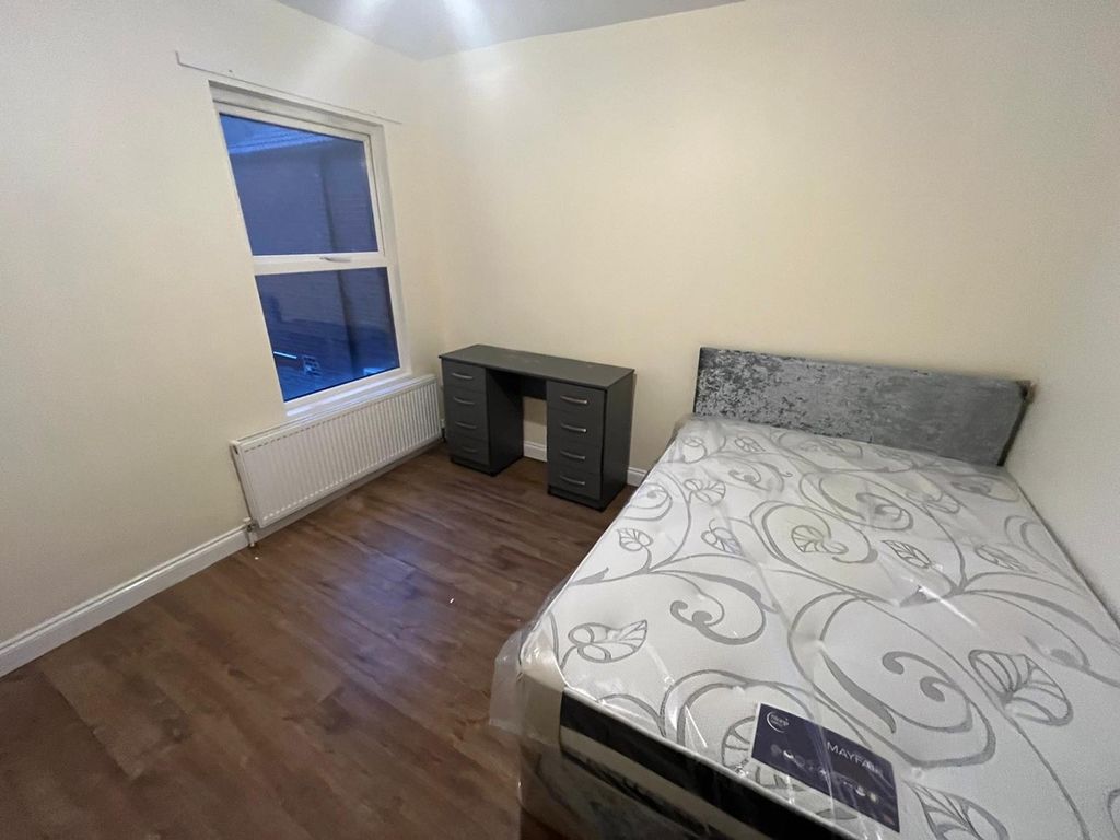 Property photo 2 of 9 3