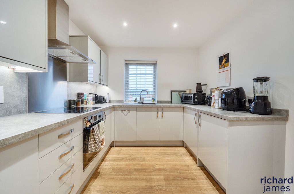 Property photo 2 of 16 6031Fe304F4d41E9Bde8c559Dd2Acee4