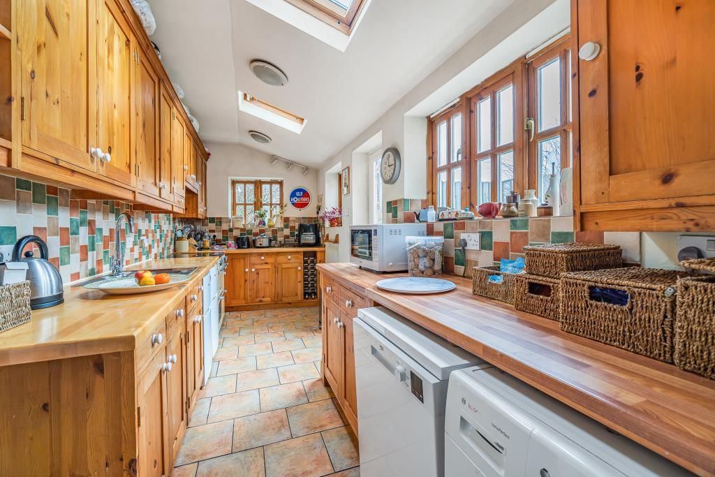 Property photo 2 of 20 Kitchen