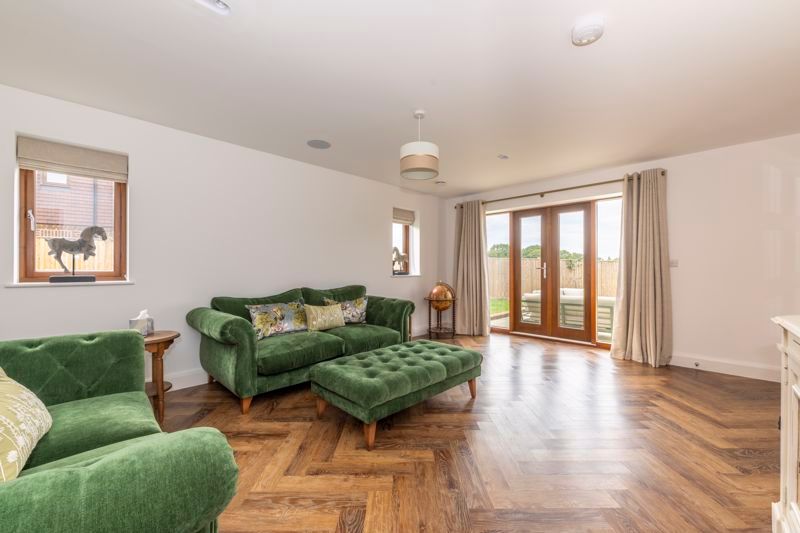 Property photo 3 of 24 Photo 7