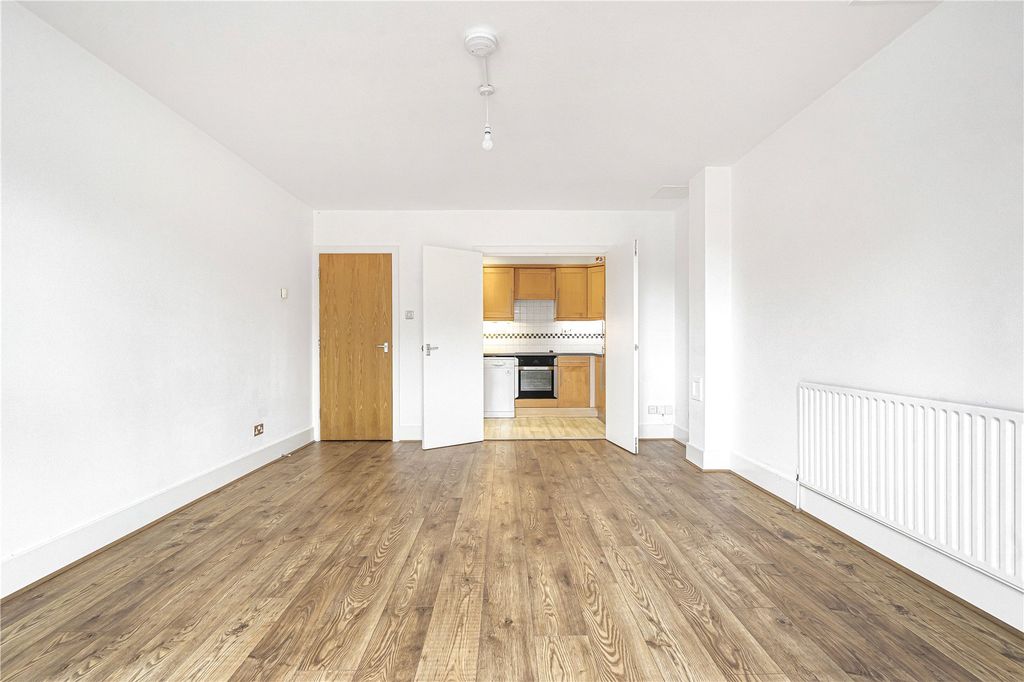 Property photo 3 of 19 Reception Room
