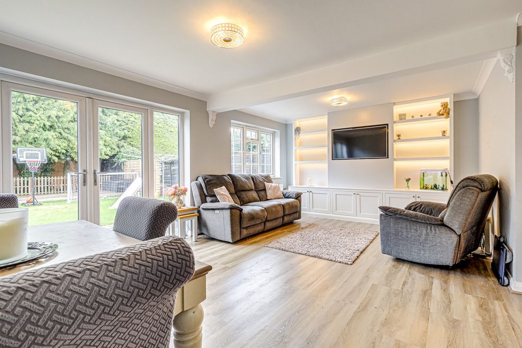 Property photo 3 of 34