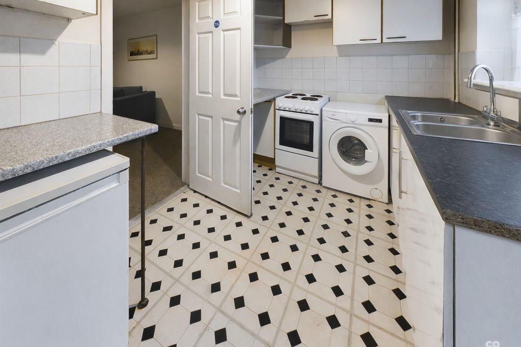 Property photo 3 of 8 Photo 22