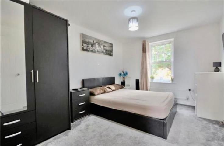 Property photo 3 of 10 Bedroom 1