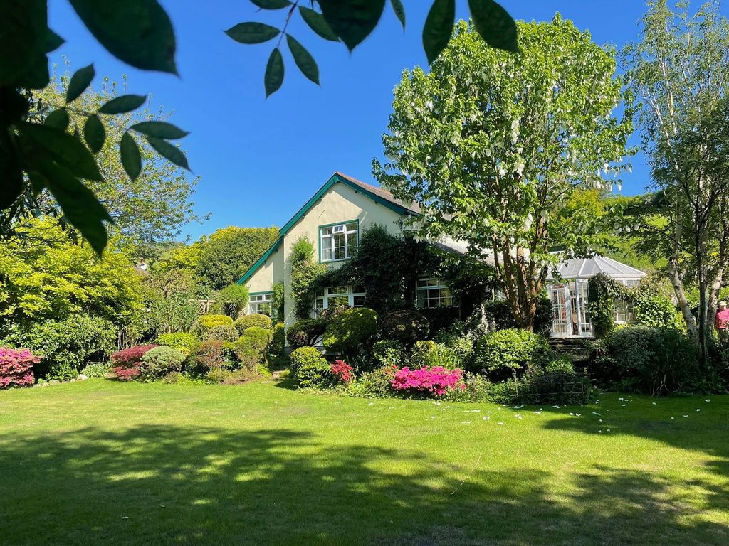 Property photo 2 of 34