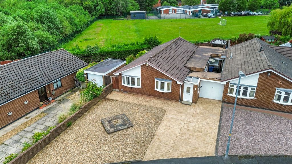 Property photo 2 of 26