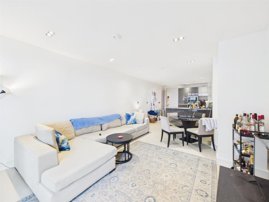 Property photo 2 of 10 Cam04237G0-Pr0274-Still022.Jpg