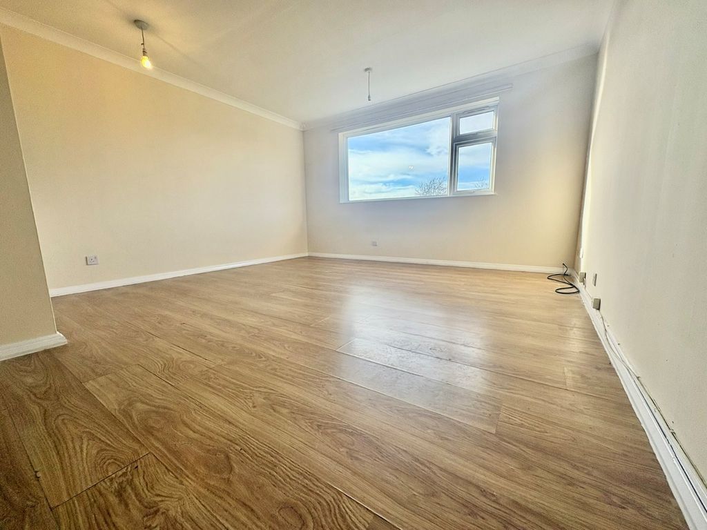 Property photo 3 of 8 Picture No. 07