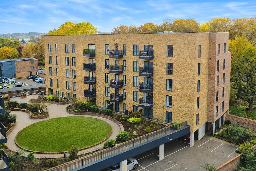 Property photo 1 of 15 Residential Apartment With Landscaped Surroundings