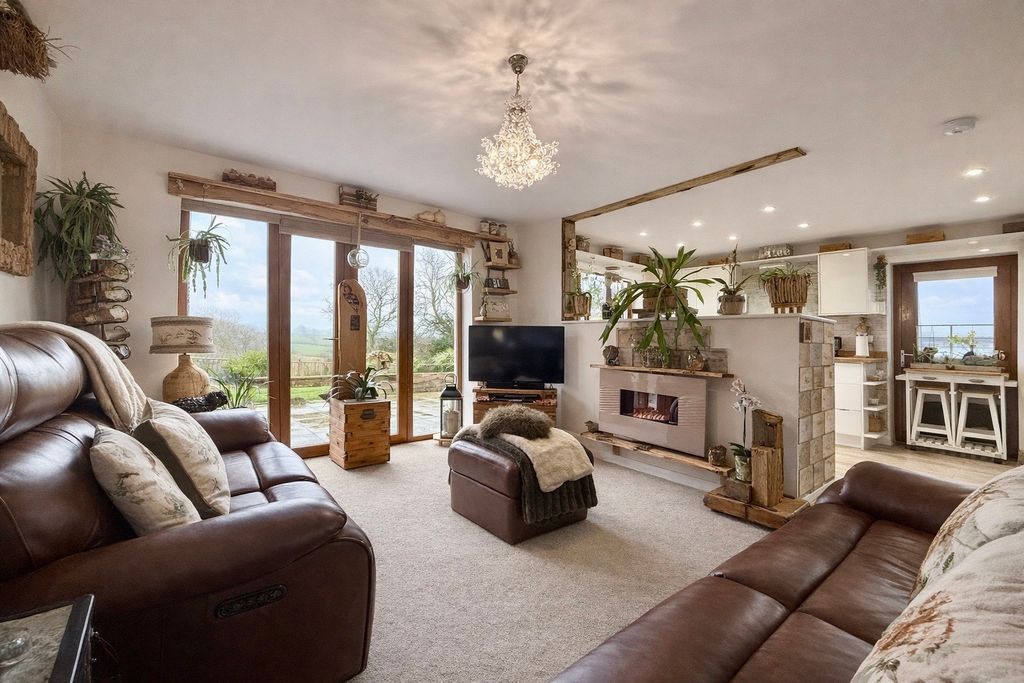 Property photo 2 of 17 Photograph