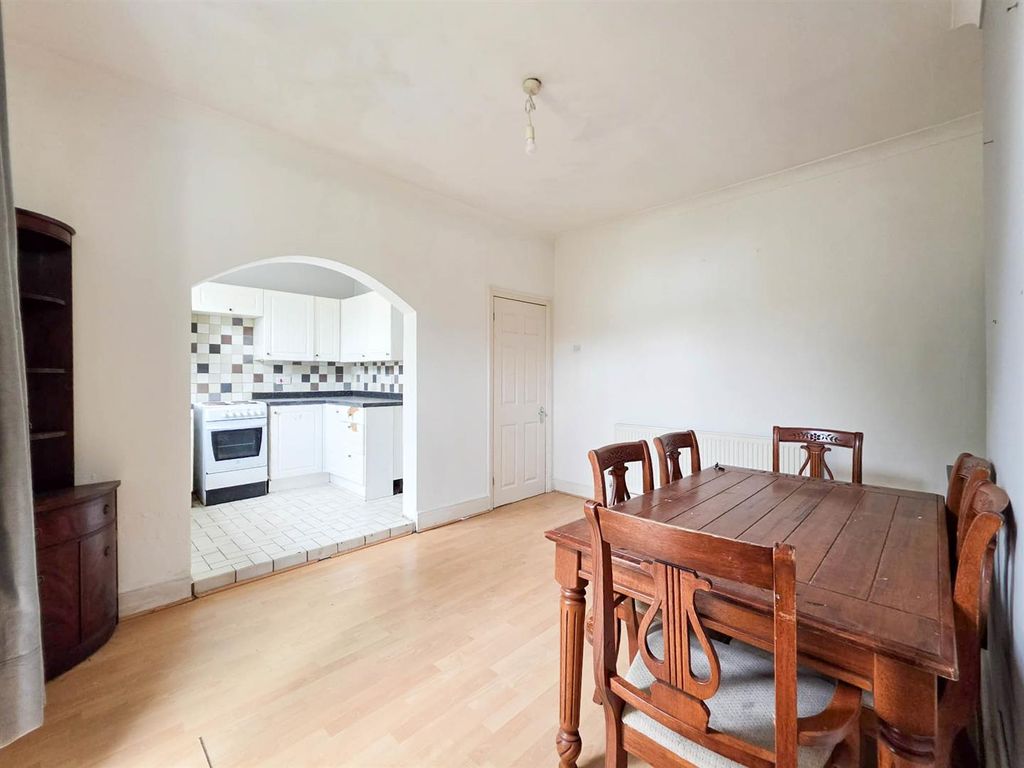 Property photo 3 of 10 Dining Room