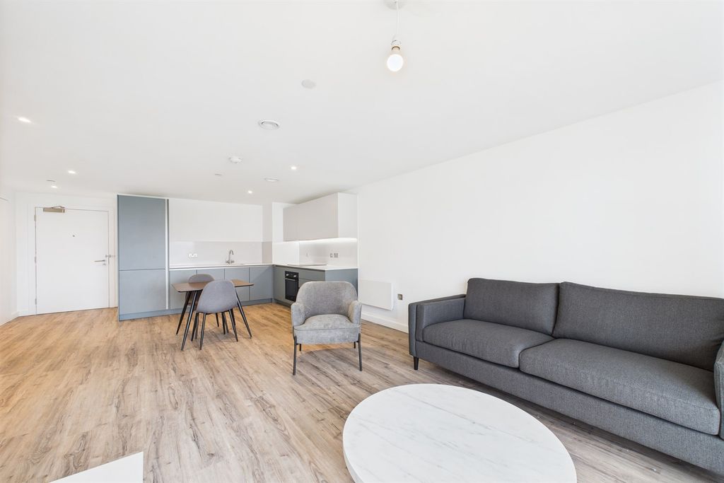 Property photo 1 of 11 (Main)