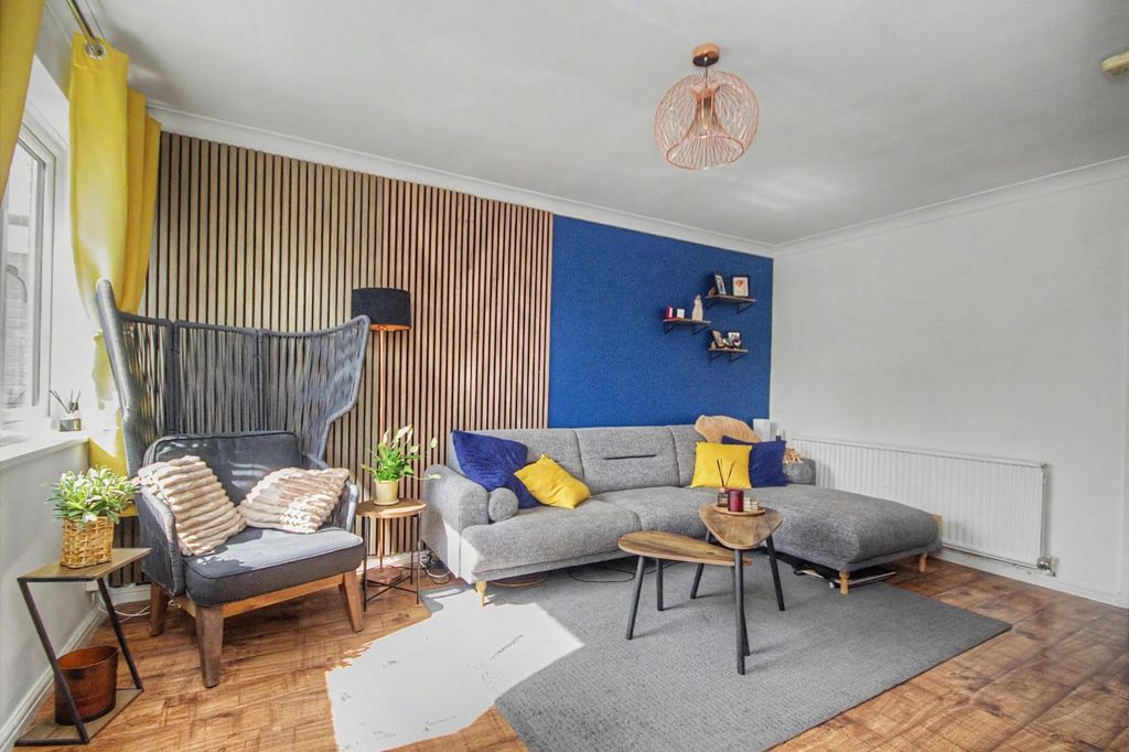 Property photo 3 of 13