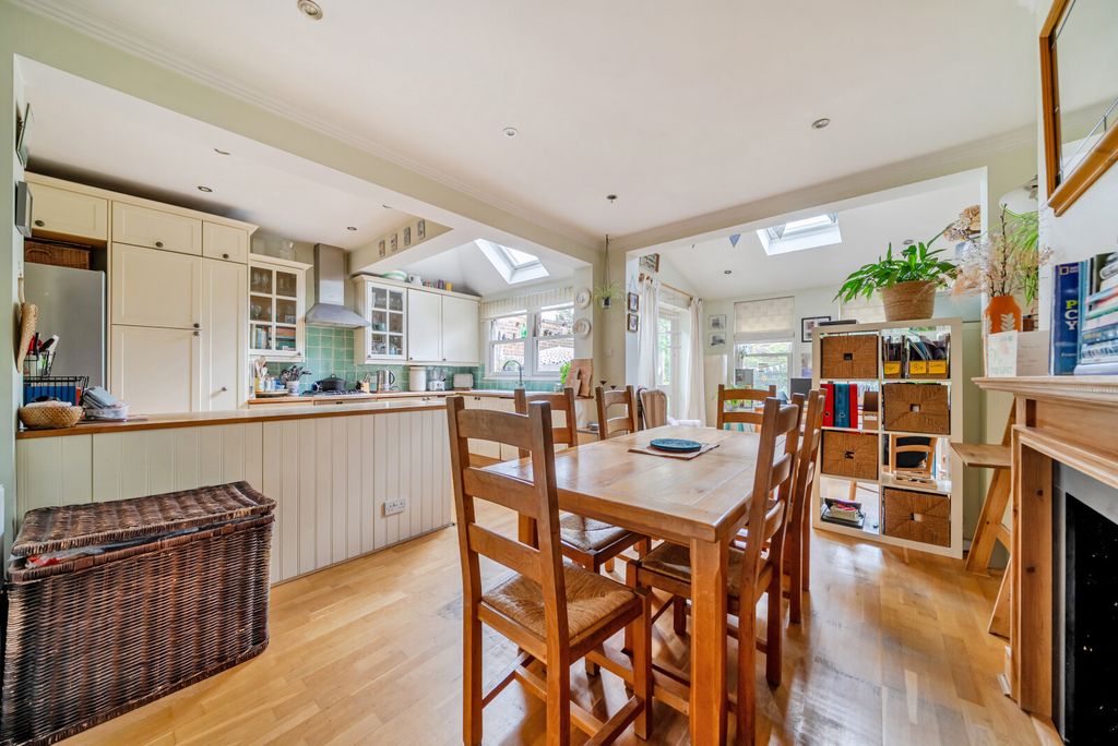Property photo 2 of 14 Kitchn/Dining/Family