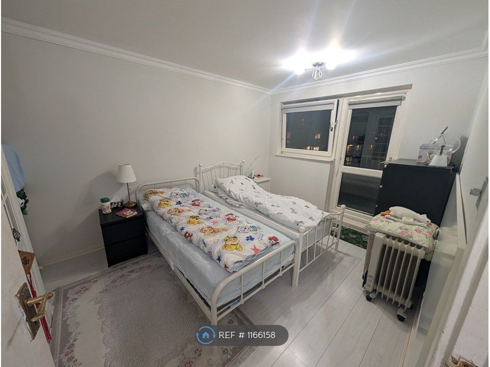 Property photo 3 of 6 Bedroom2