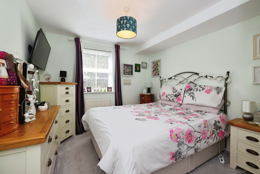 Property photo 3 of 13