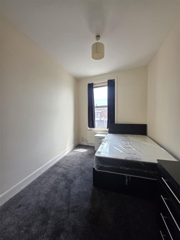 Property photo 1 of 6 55 Hamlet Bed .Jpg