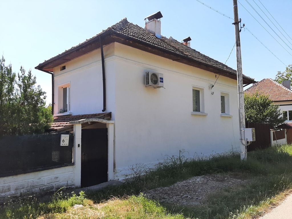 Property photo 1 of 7
