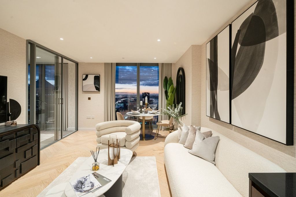 Property photo 2 of 23