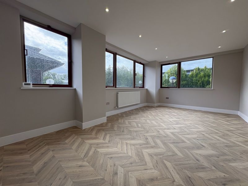 Property photo 3 of 10 Photo 6