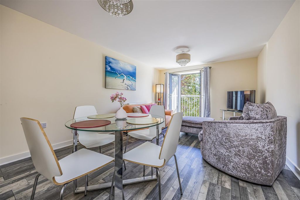 Property photo 3 of 12 Jacob House, Aylward Street, Portsmouth-Porticoma