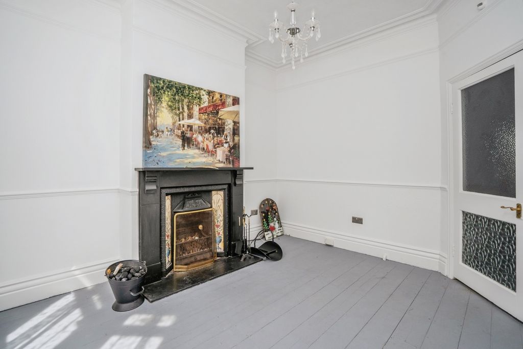 Property photo 2 of 23 Pbox-Img.Jpg