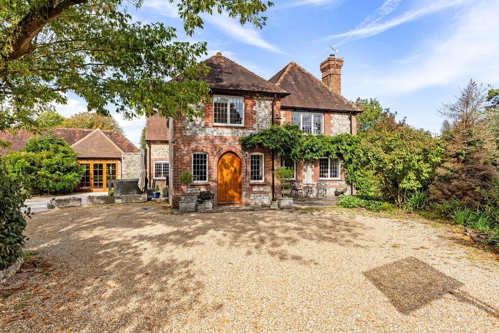 Property photo 2 of 33