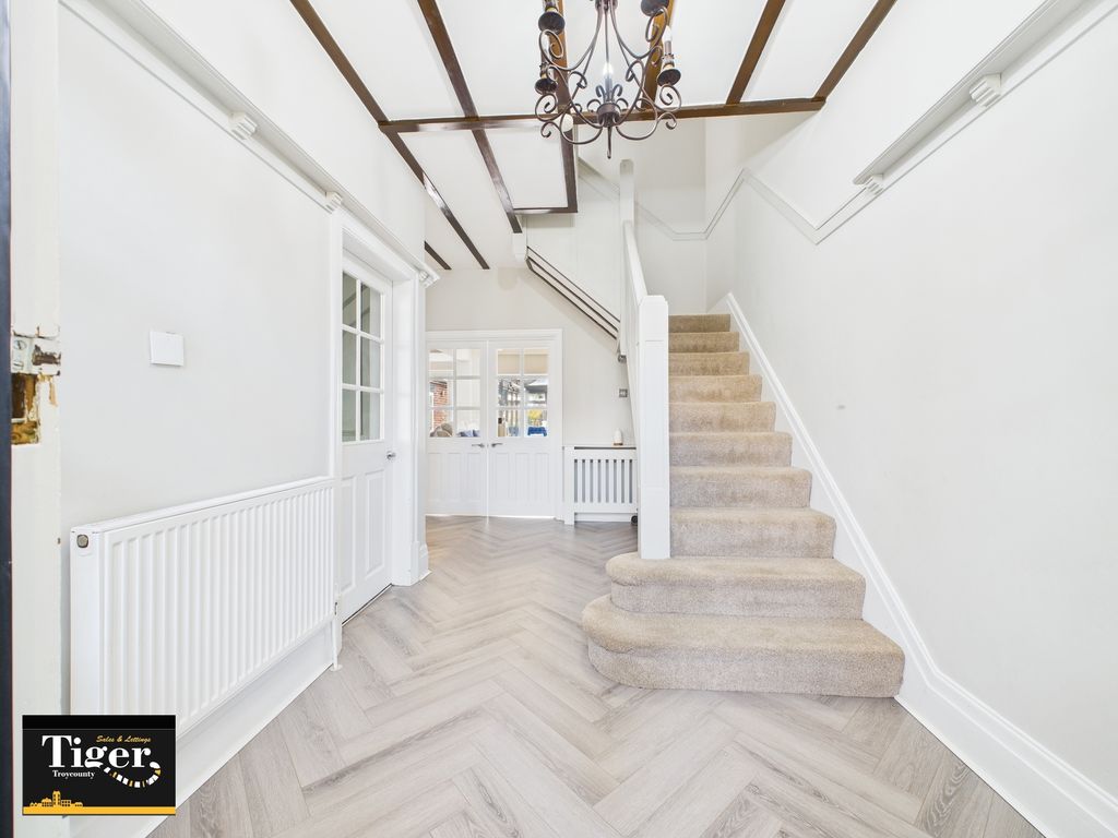 Property photo 3 of 46 Cam02176G0-Pr0528-Still018