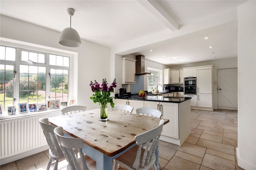 Property photo 3 of 15 Kitchen/Breakfast Rm