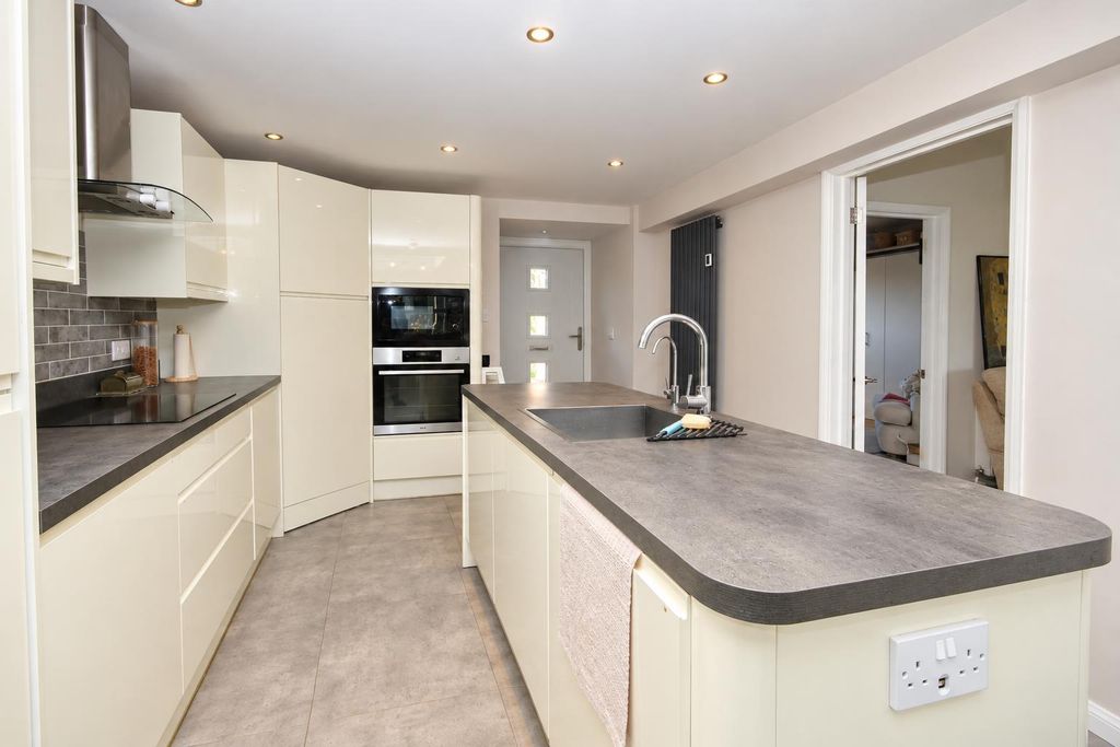 Property photo 1 of 24 1 (7).Png