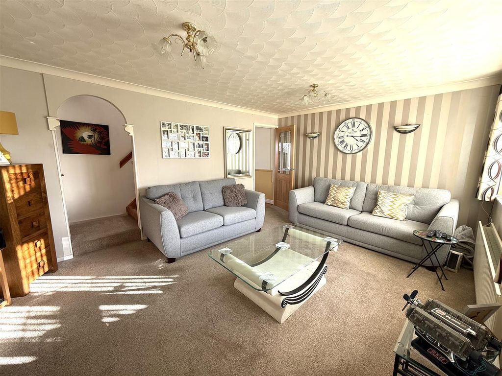 Property photo 3 of 19 5 Cock Lounge S.Jpeg