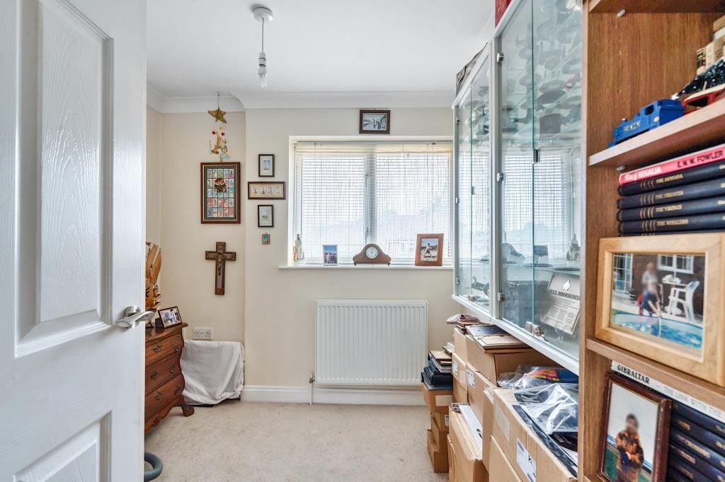 Property photo 2 of 20 Bedroom