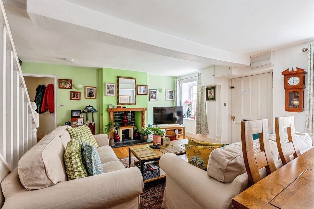Property photo 2 of 11