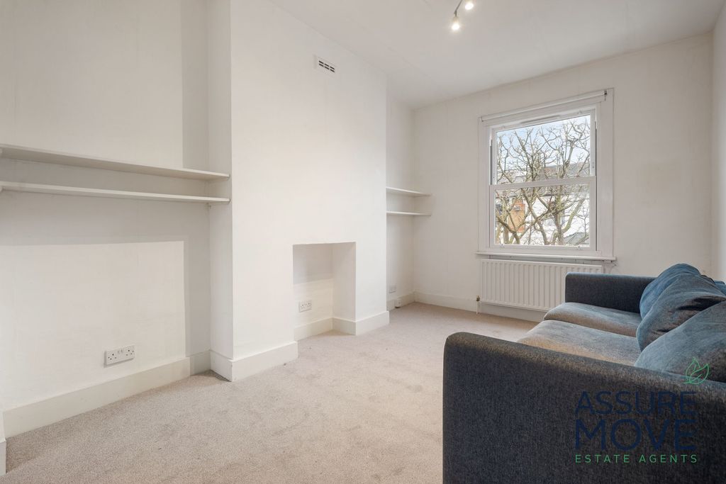 Property photo 3 of 12