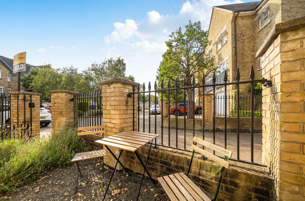 Property photo 3 of 11 1497046-9-6A61022...