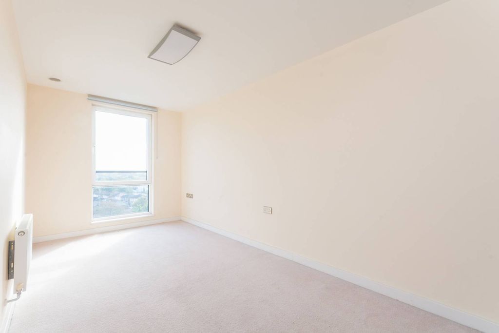 Property photo 3 of 6