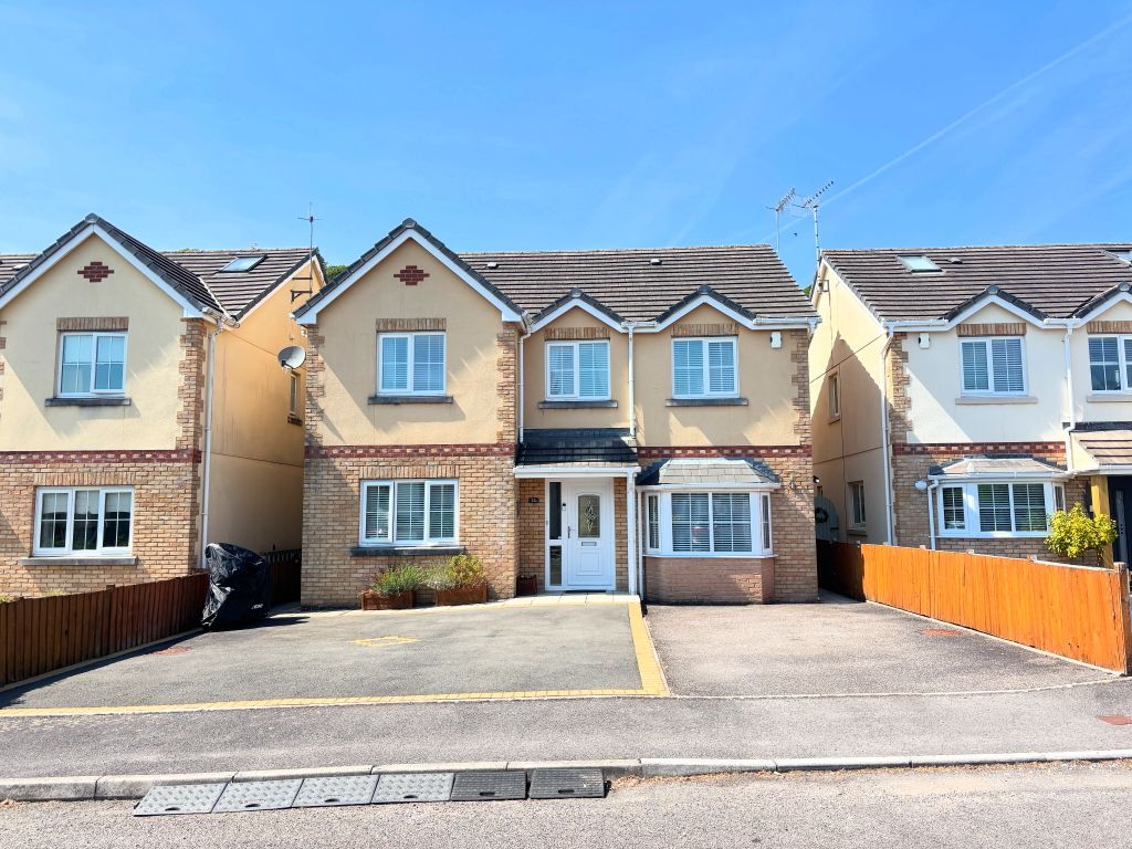 Property photo 1 of 32