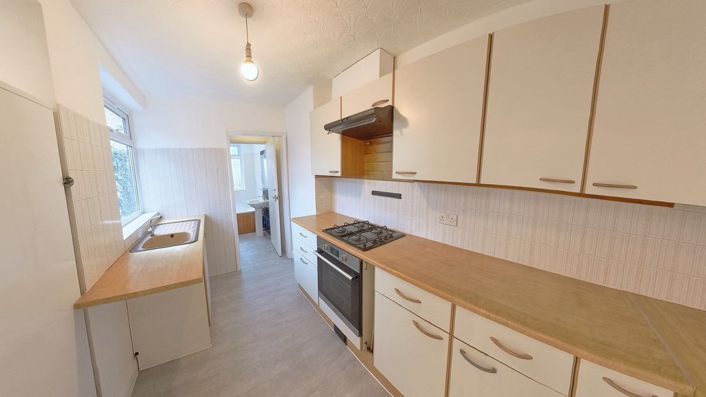 Property photo 2 of 26