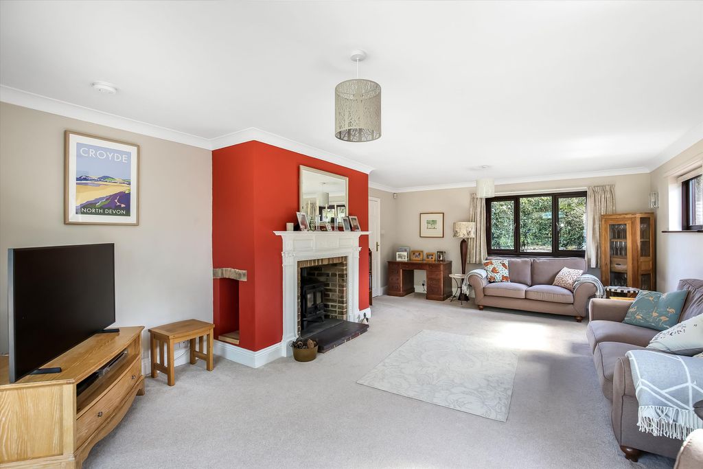 Property photo 2 of 17 Image