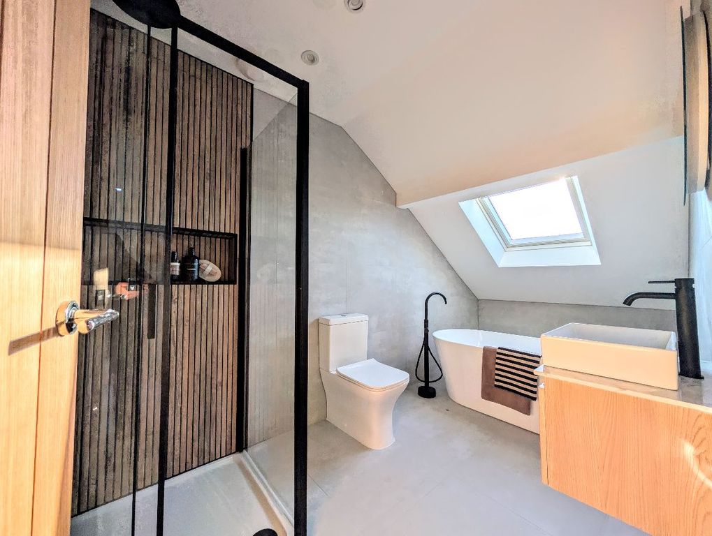 Property photo 2 of 26