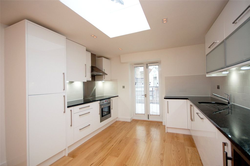 Property photo 2 of 5 Catherine Street