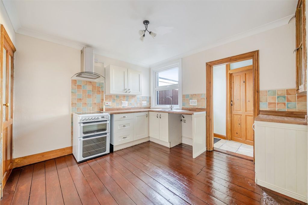 Property photo 3 of 22 1384345-6-6925873Af039A.Jpg