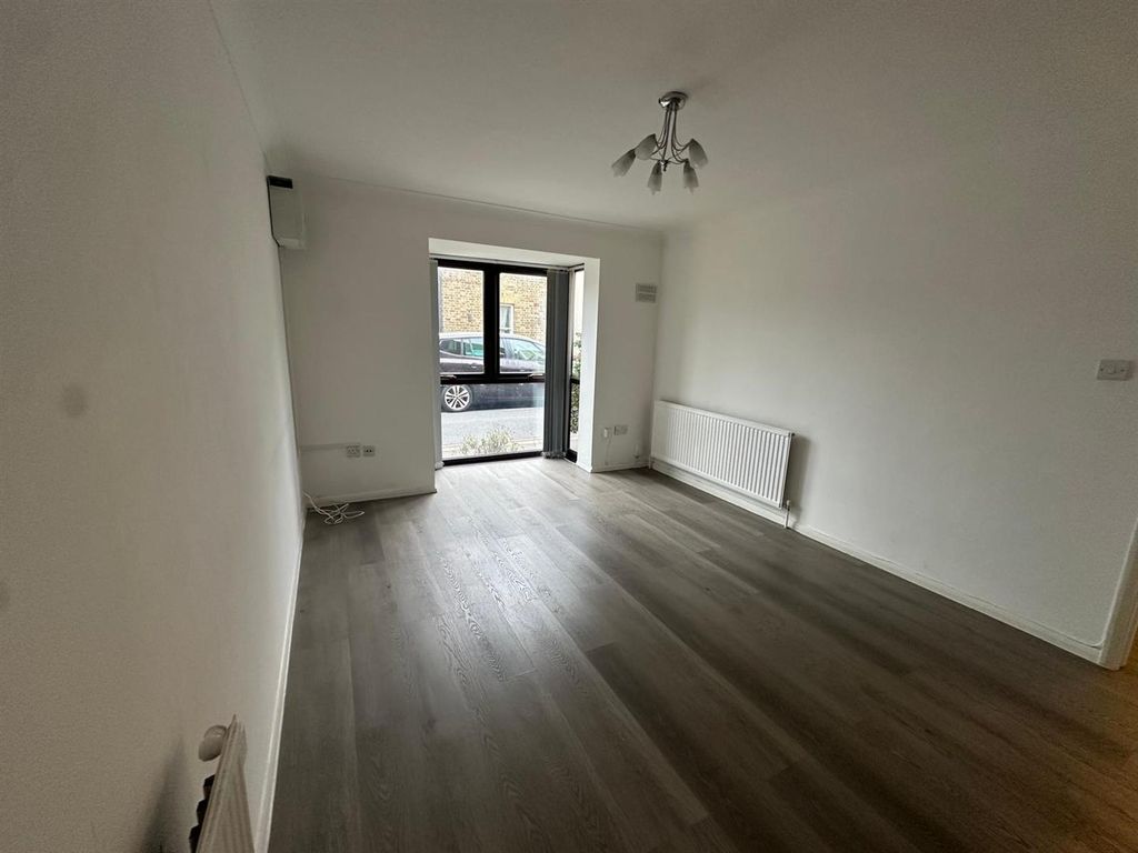 Property photo 3 of 8 Whatsapp Image 2025-10-15 At 11.31.41 (1).Jpeg