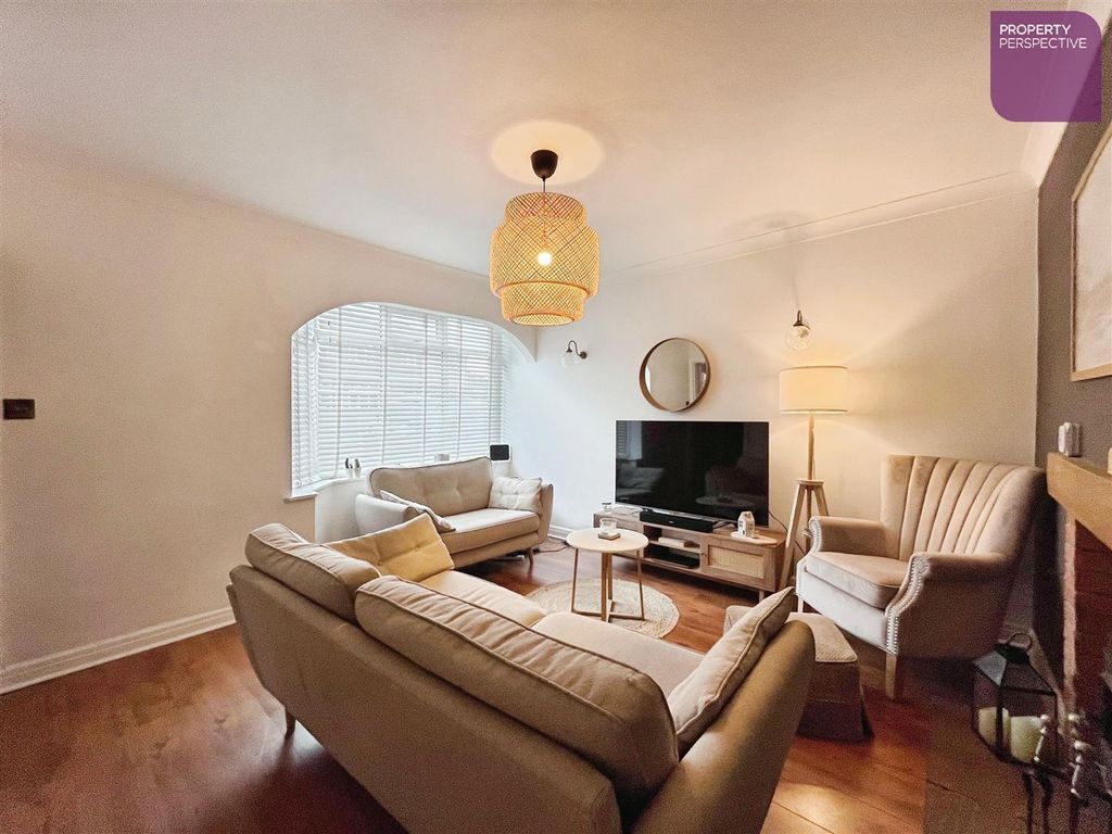 Property photo 2 of 17 Living Room