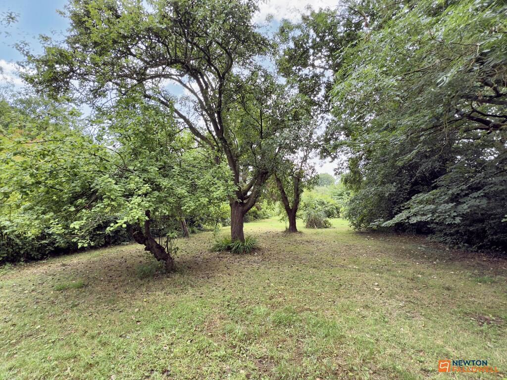 Property photo 2 of 23