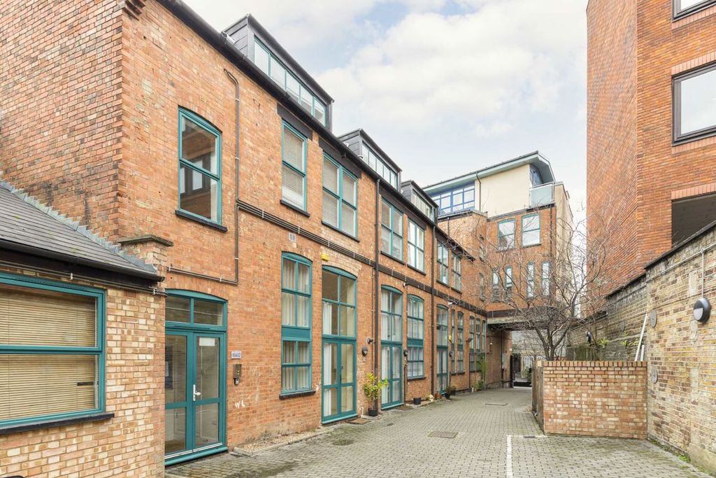 Property photo 1 of 6