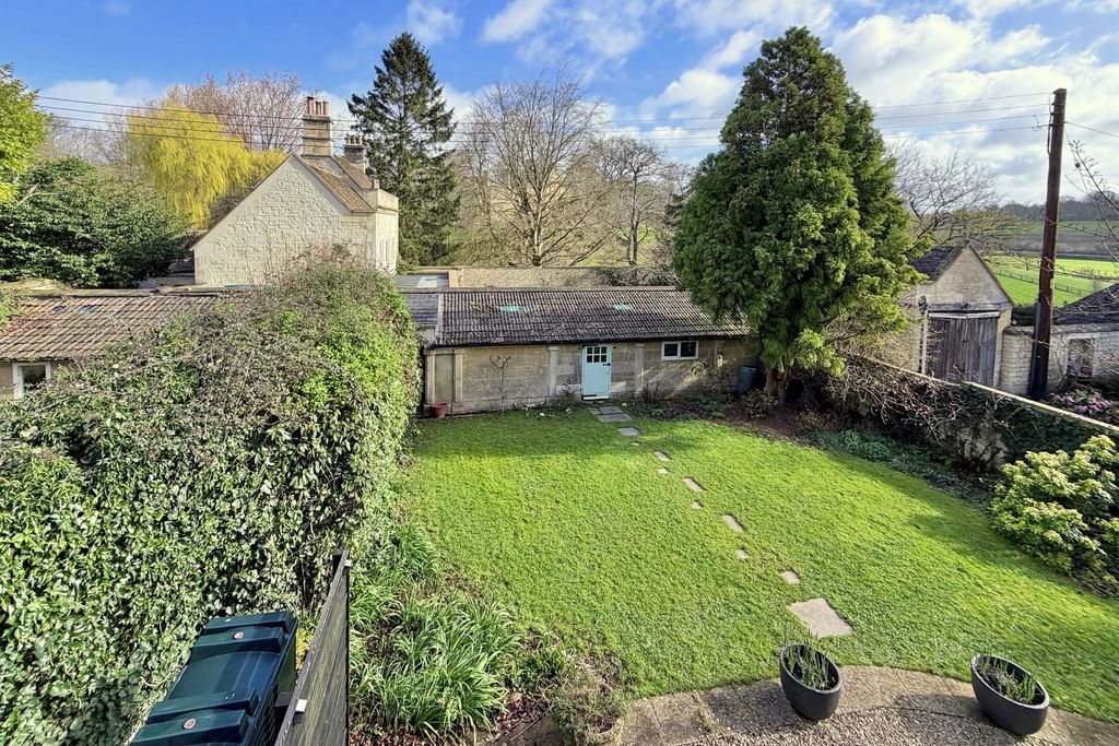 Property photo 2 of 17
