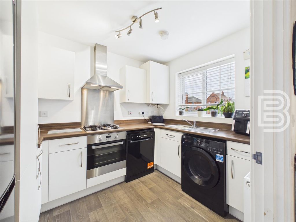 Property photo 3 of 16 Cam03823G0-Pr0231-Still008.Jpg