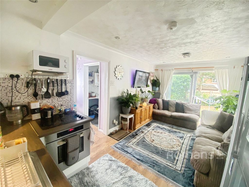 Property photo 2 of 8 Picture No. 04